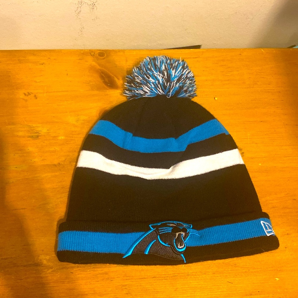 Unisex New Era NFL Licensed Carolina Panthers Beanie w/ Pom Pom - Picture 6 of 11